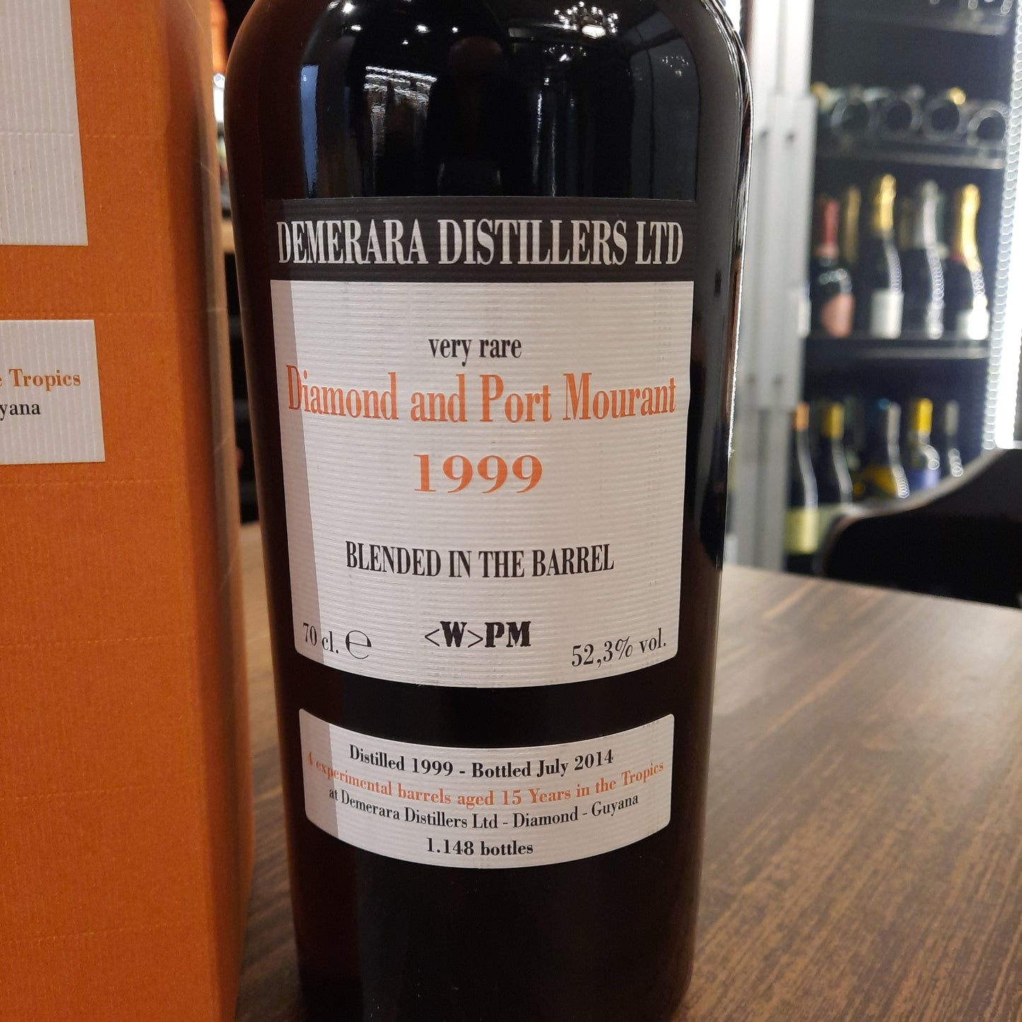 Diamond And Port Mourant 1999 <W>PM Demerara Velier 15y 52.3%