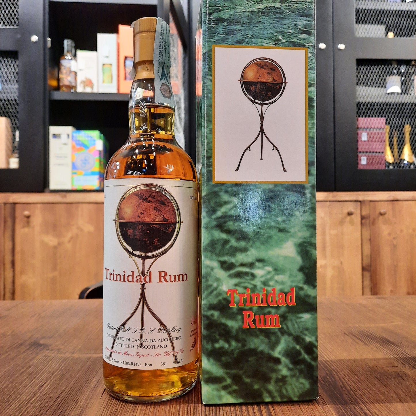 Moon Import Trinidad Rum 2000 17y 45%